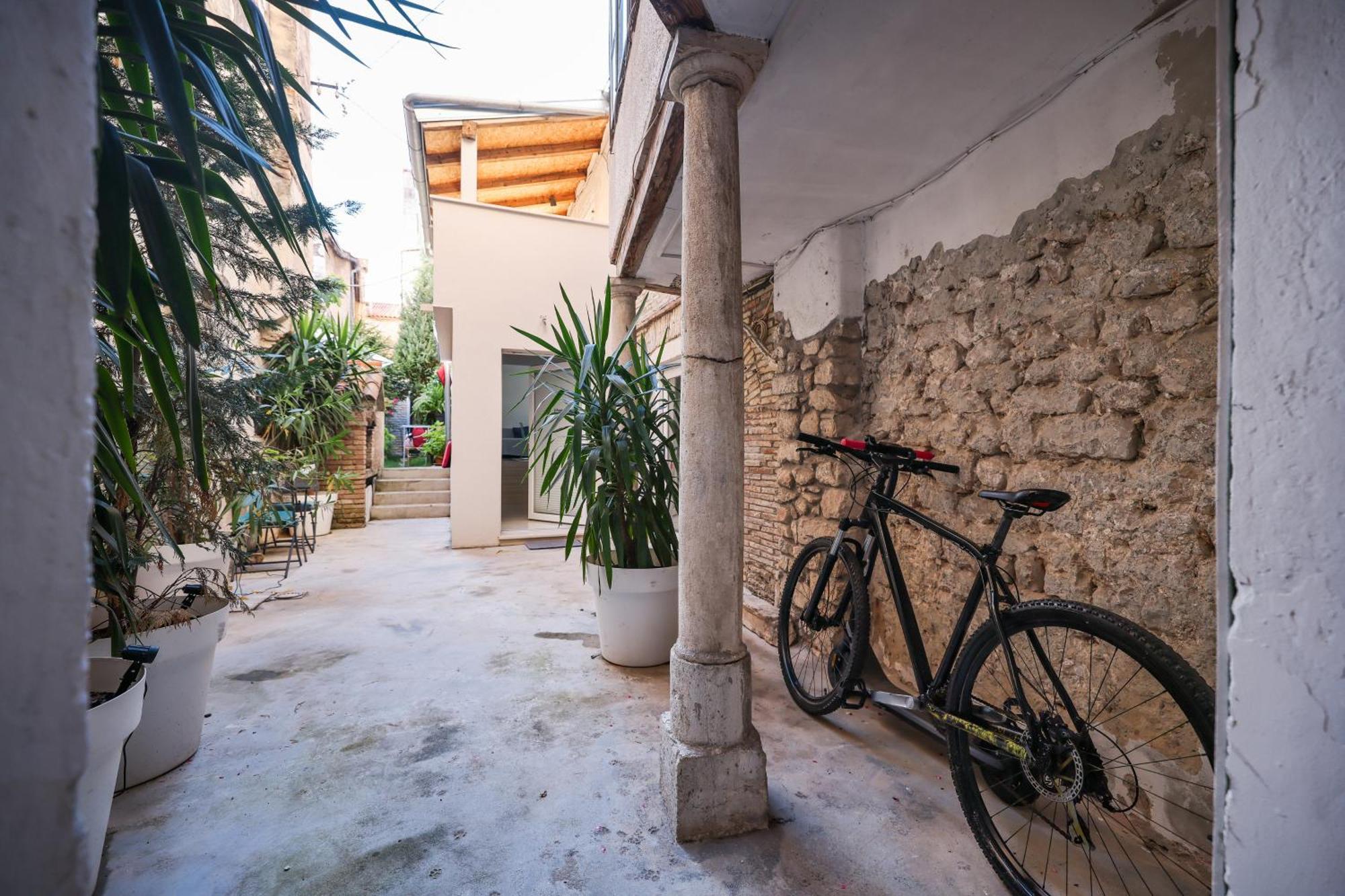 Hidden Apartments In The City Center Zadar Exterior photo