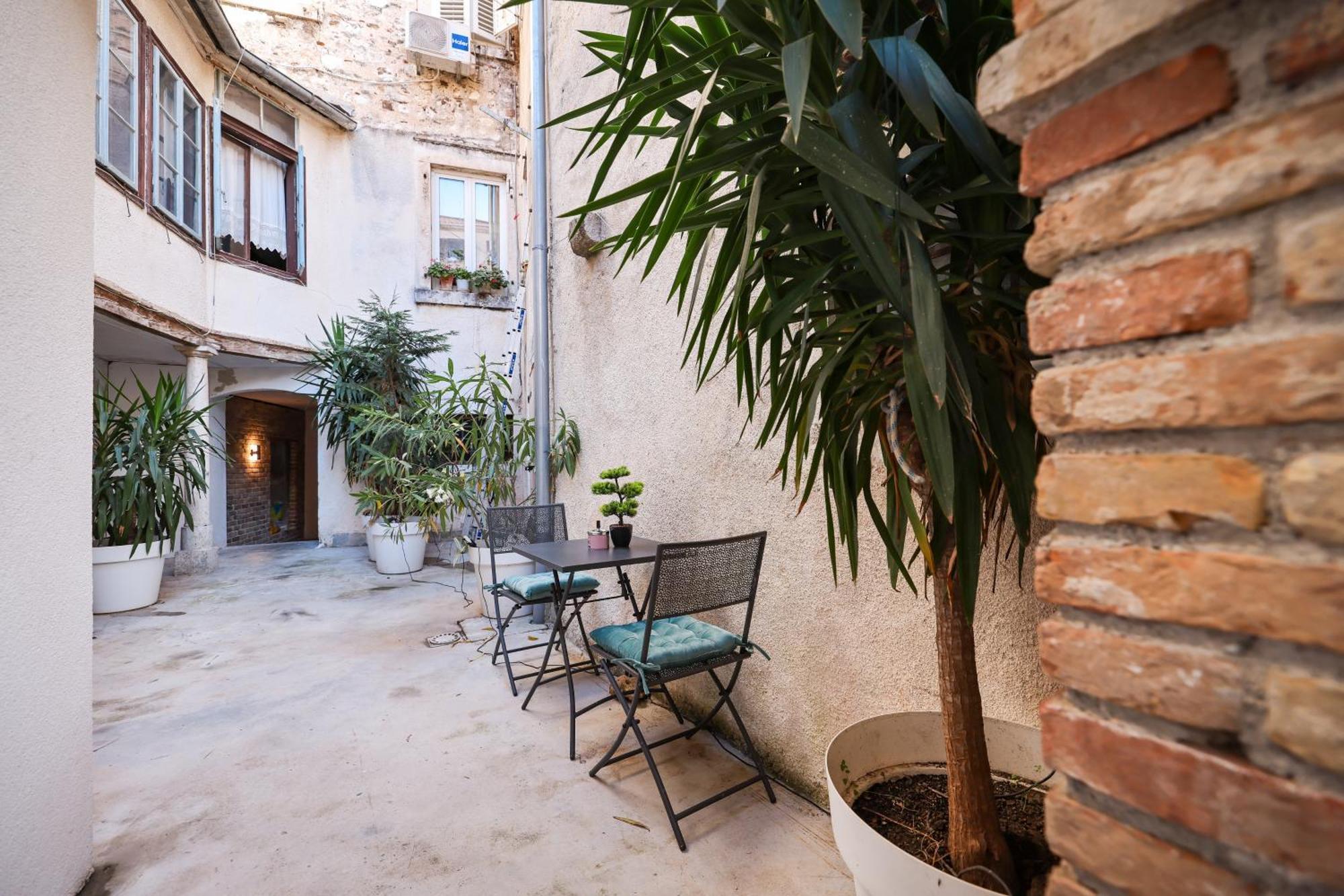 Hidden Apartments In The City Center Zadar Exterior photo