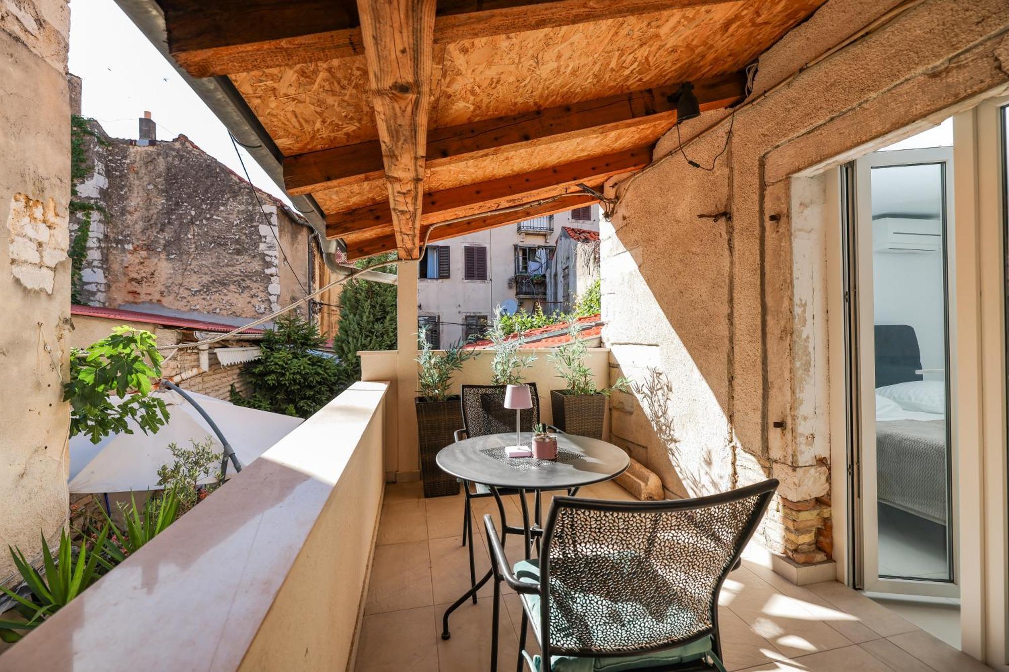 Hidden Apartments In The City Center Zadar Exterior photo