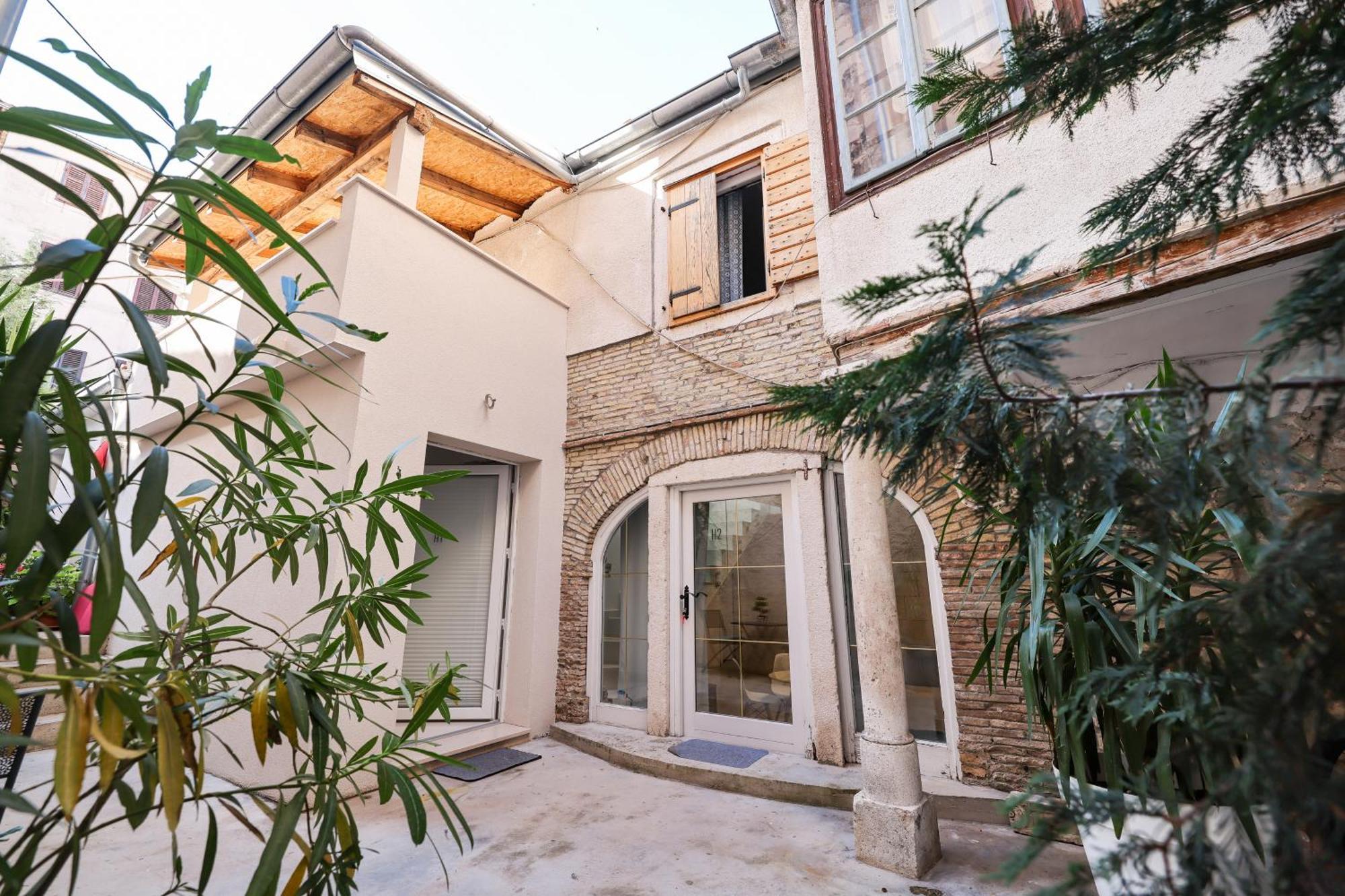 Hidden Apartments In The City Center Zadar Exterior photo